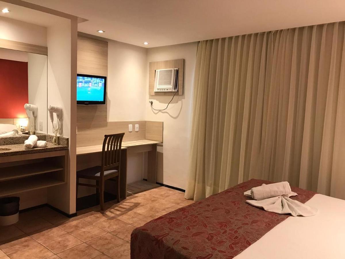 Hotel Plaza Suítes 4*