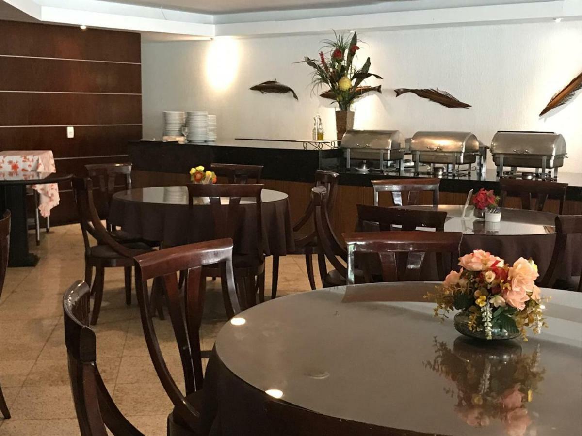 Hotel Plaza Suítes 4*