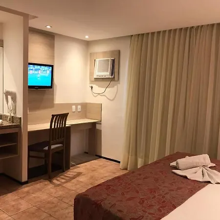 Hotel Plaza Suítes 4*