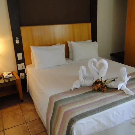 Plaza Suítes 4*