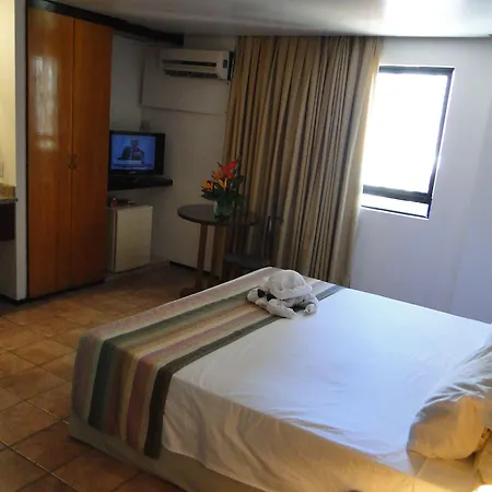 Plaza Suítes 4*